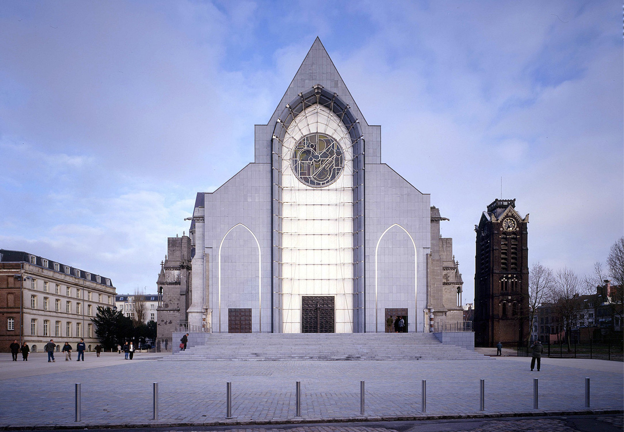 Façade de la cathédrale Notre-Dame-de-la-Treille - Photo 0